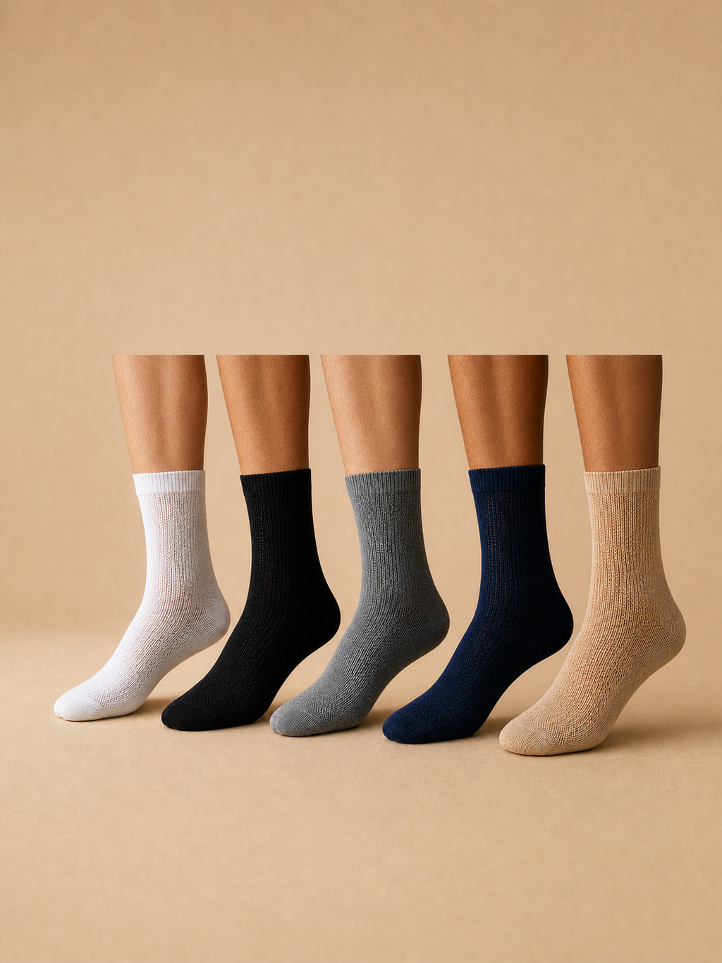 Chaussettes Noven Socks portées avec baskets, chaussures de ville et à la maison