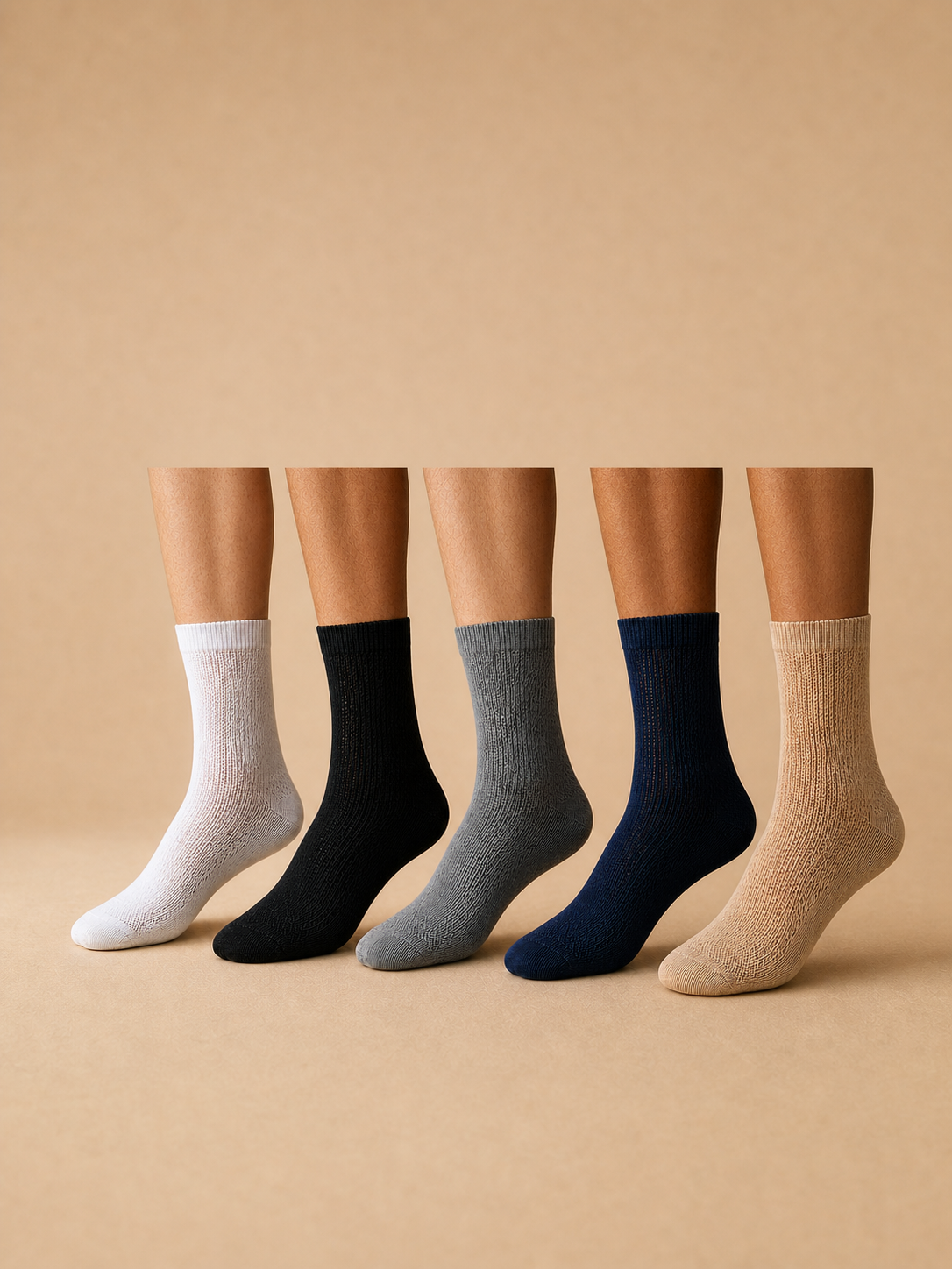 Chaussettes Noven Socks portées avec baskets, chaussures de ville et à la maison